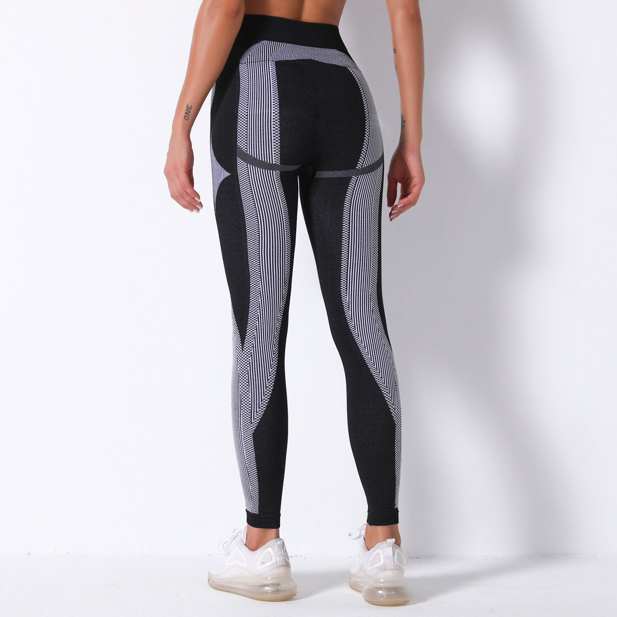 Seamless Sexy Stripes Hip Lifting Internet Celebrity Workout Pants Absorb Sweat Running Sports Fitness Yoga Pants Women