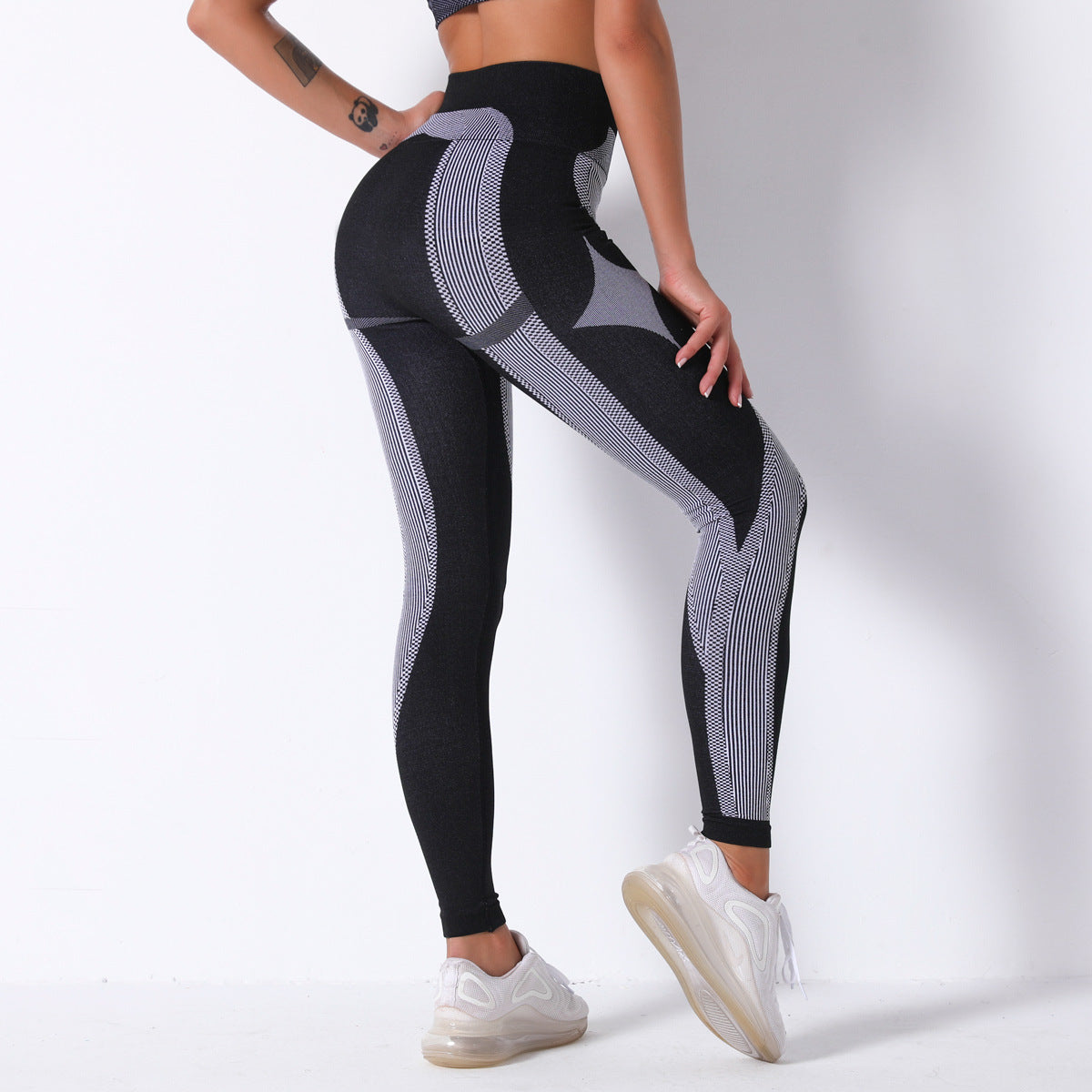 Seamless Sexy Stripes Hip Lifting Internet Celebrity Workout Pants Absorb Sweat Running Sports Fitness Yoga Pants Women