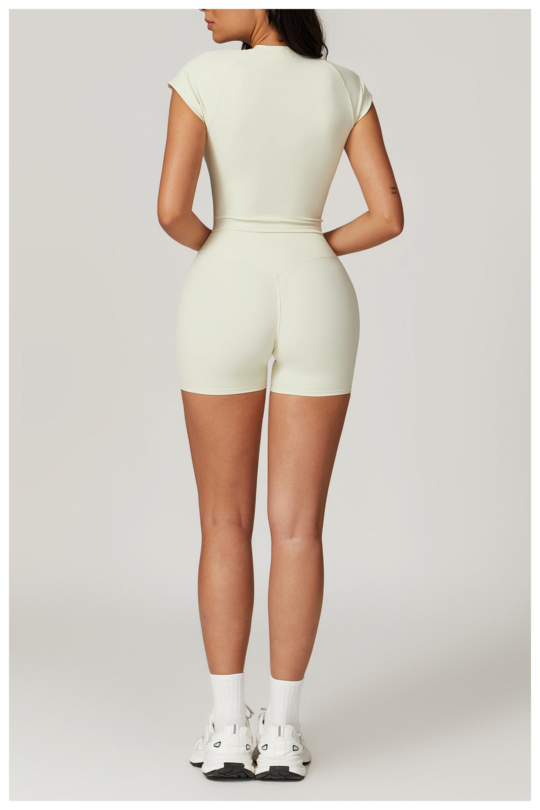 Sollinarry Sustainable Recycled Tight Quick Drying Yoga Suit Outer Wear Running Sports Short Sleeve Suit Beauty Back Workout Clothes Women