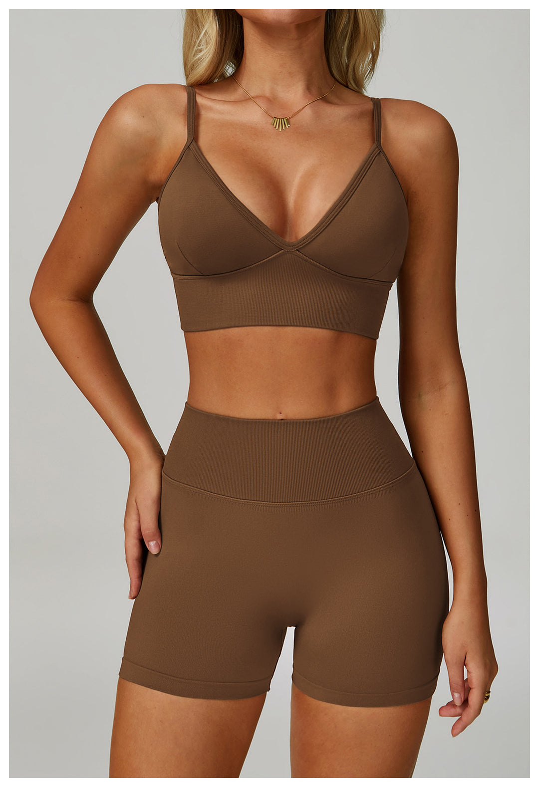 Sollinarry Seamless Knitted Tight Yoga Shorts Women V Shaped Waist Outer Wear Running Sports Quick Drying Fitness Pants